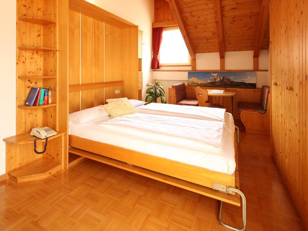 Residence Rose San Candido Habitación foto